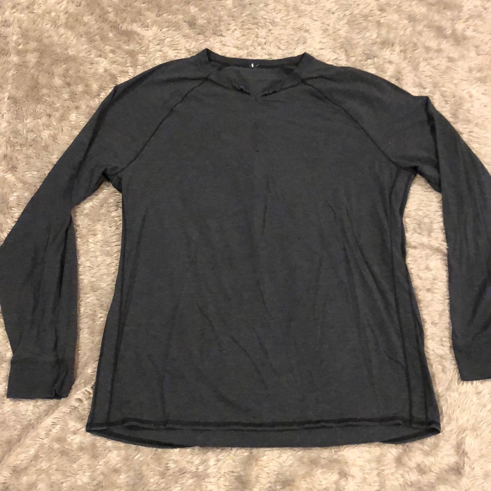Lululemon men’s Henley - size L
